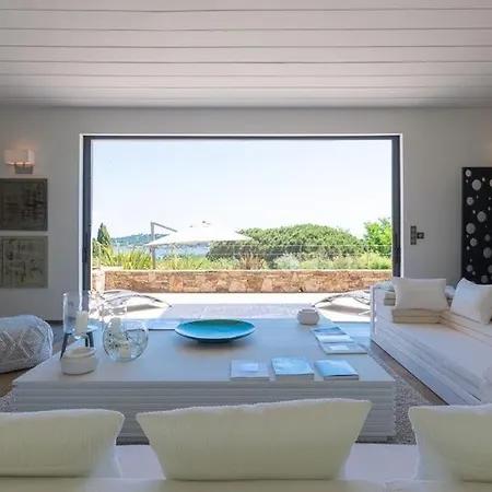 Villa Luxueuse De 400m Au Coeur Du Village De St Tropez *