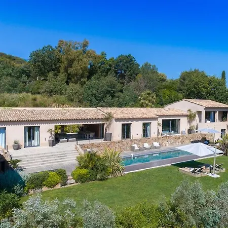 Villa Luxueuse De 400m Au Coeur Du Village De St Tropez *