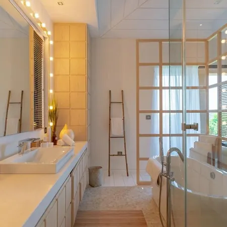 Luxueuse De 400m Au Coeur Du Village De St Tropez Villa *