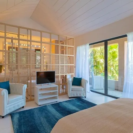Βίλα Luxueuse De 400m Au Coeur Du Village De St Tropez