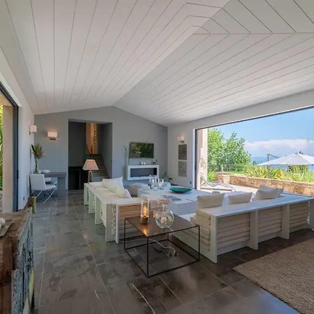 Luxueuse De 400m Au Coeur Du Village De St Tropez *