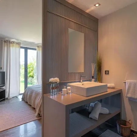 Luxueuse De 400m Au Coeur Du Village De St Tropez *